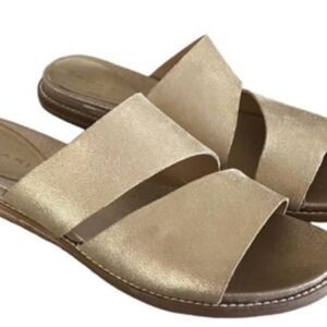 Tahari Mercer Gold Flat slide sandal 8 / runs wide